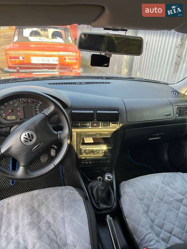 Хэтчбек Volkswagen Golf 2000 в Черкассах