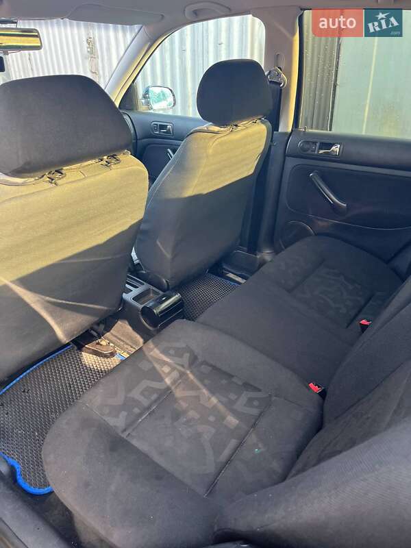 Хэтчбек Volkswagen Golf 2000 в Черкассах