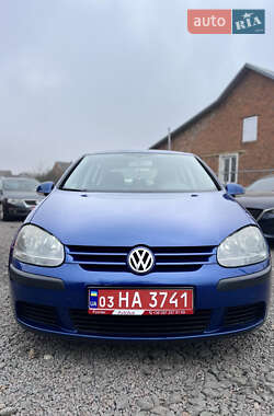 Хэтчбек Volkswagen Golf 2003 в 