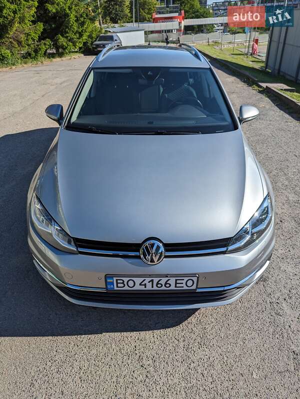 Універсал Volkswagen Golf 2018 в Тернополі