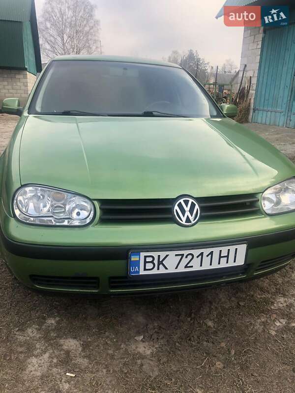 Хэтчбек Volkswagen Golf 1999 в Вараше