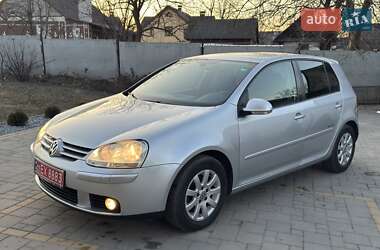 Хэтчбек Volkswagen Golf 2008 в Нововолынске