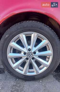 Хетчбек Volkswagen Golf 2001 в 
