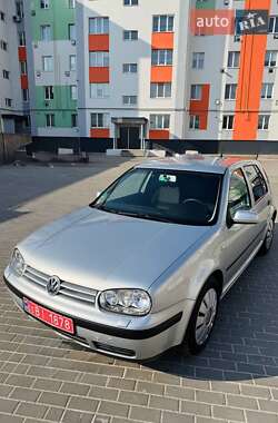 Хэтчбек Volkswagen Golf 2001 в Макарове