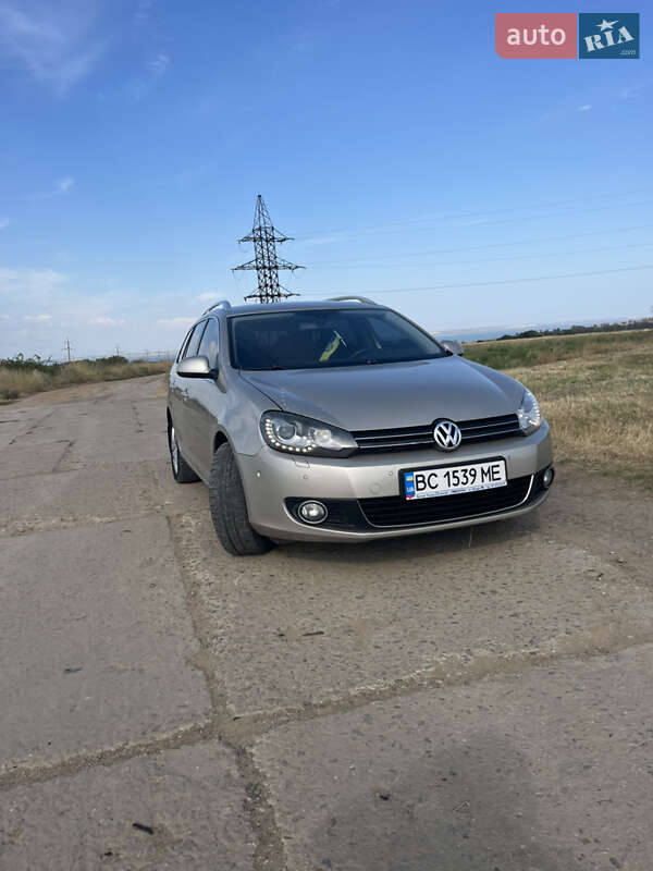 Універсал Volkswagen Golf 2012 в Староказачьем