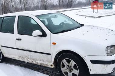 Хетчбек Volkswagen Golf 2001 в Іванкові