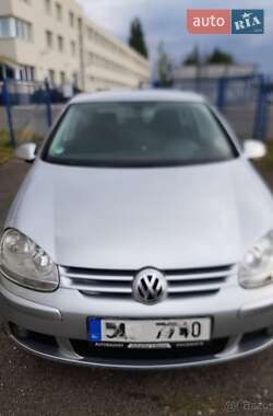 Хетчбек Volkswagen Golf 2005 в Луцьку