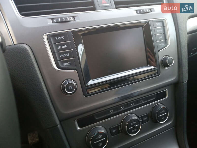 Универсал Volkswagen Golf 2014 в Днепре