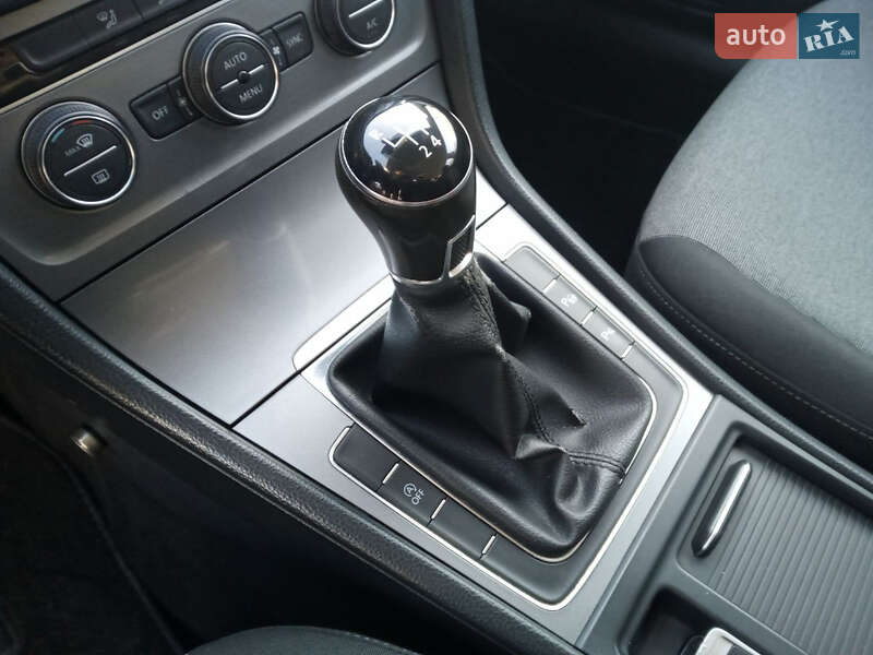 Универсал Volkswagen Golf 2014 в Днепре