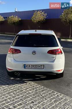 Хетчбек Volkswagen Golf 2013 в 