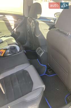Хетчбек Volkswagen Golf 2013 в 