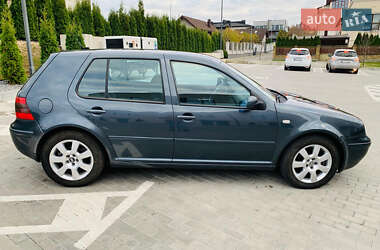 Хэтчбек Volkswagen Golf 2001 в Ровно