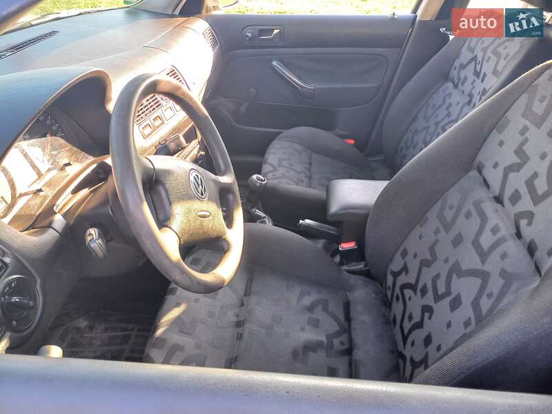 Хетчбек Volkswagen Golf 1998 в Полтаві