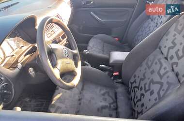 Хэтчбек Volkswagen Golf 1998 в 