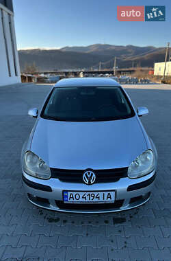 Хетчбек Volkswagen Golf 2005 в Хусті