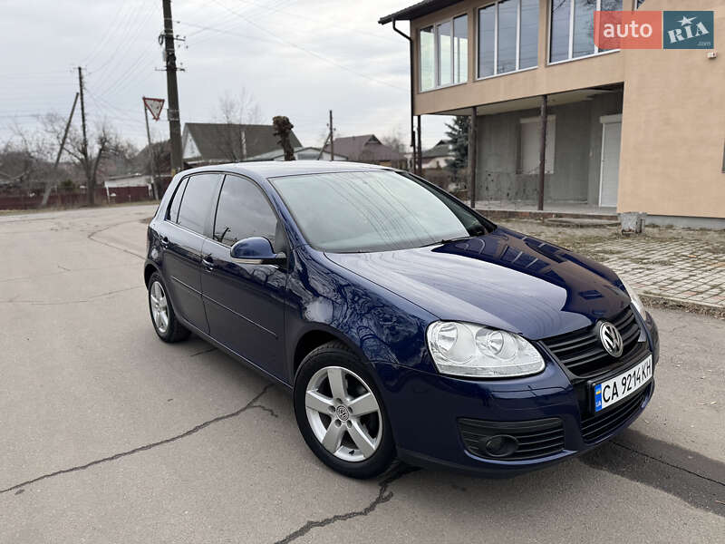 Хэтчбек Volkswagen Golf 2007 в Умани