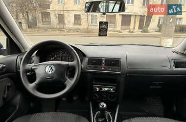 Хэтчбек Volkswagen Golf 2001 в Николаеве