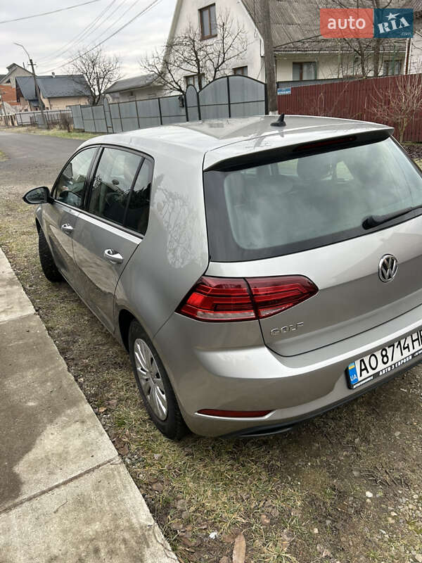 Хетчбек Volkswagen Golf 2018 в Тячеві