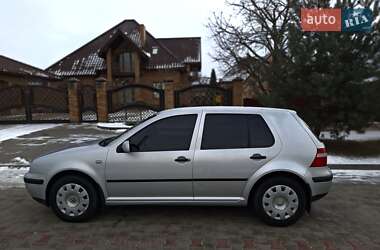 Хэтчбек Volkswagen Golf 2003 в Луцке