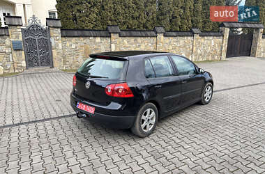 Хэтчбек Volkswagen Golf 2004 в Надворной