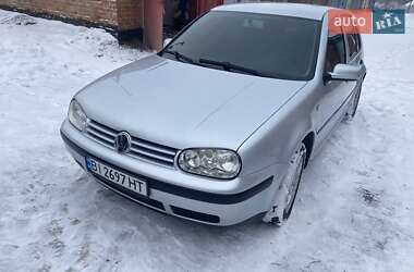 Хэтчбек Volkswagen Golf 2002 в Полтаве