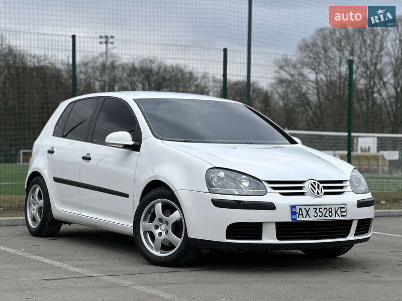 Хэтчбек Volkswagen Golf 2004 в Ивано-Франковске