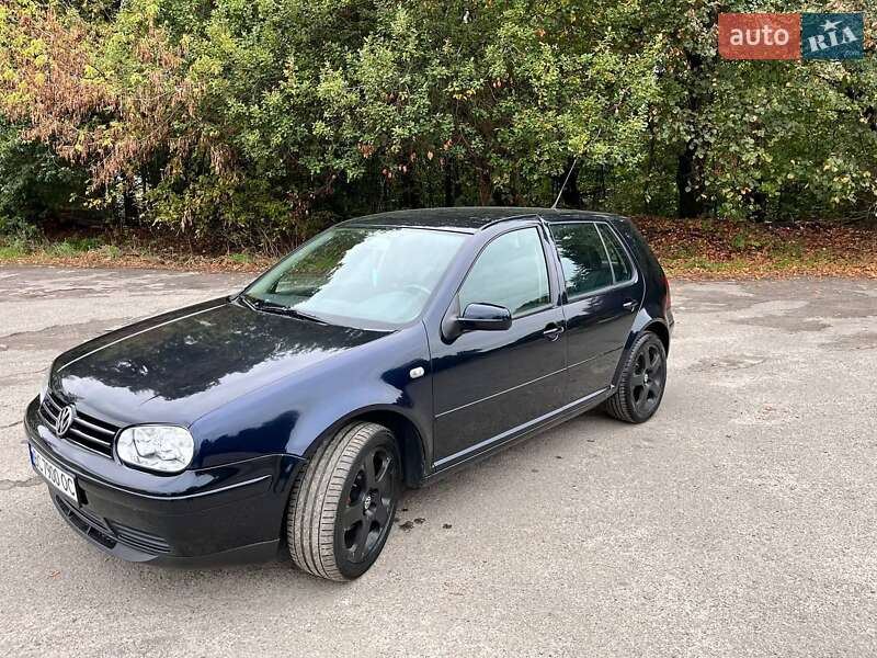 Хетчбек Volkswagen Golf 2001 в Львові