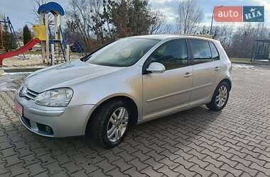 Хэтчбек Volkswagen Golf 2006 в Дубно