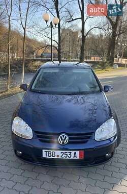 Хетчбек Volkswagen Golf 2008 в 