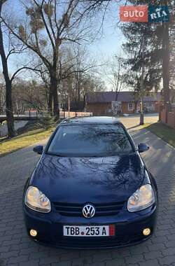 Хетчбек Volkswagen Golf 2008 в 