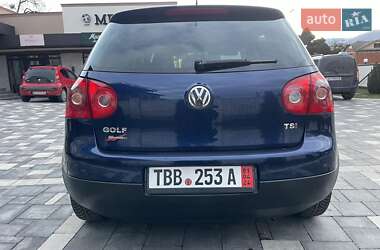 Хетчбек Volkswagen Golf 2008 в 