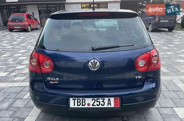 Хетчбек Volkswagen Golf 2008 в 