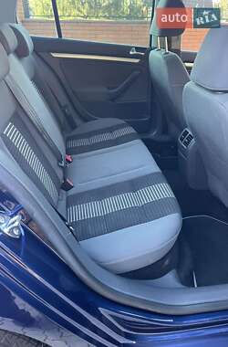 Хетчбек Volkswagen Golf 2008 в 