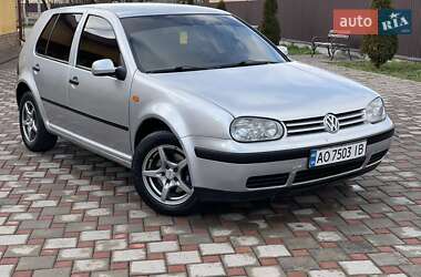 Хетчбек Volkswagen Golf 2000 в Луцьку