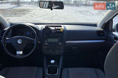 Хетчбек Volkswagen Golf 2006 в 