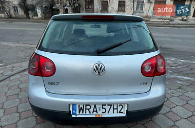 Хэтчбек Volkswagen Golf 2005 в Николаеве