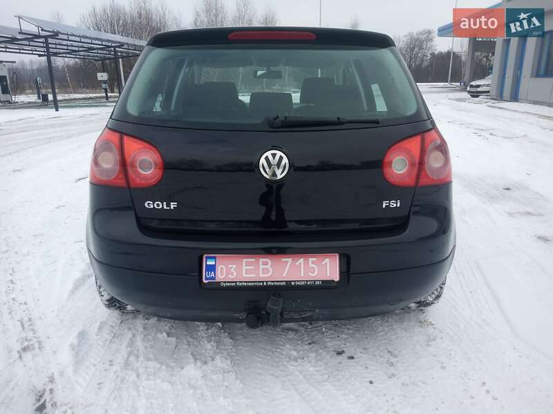 Хетчбек Volkswagen Golf 2004 в Луцьку