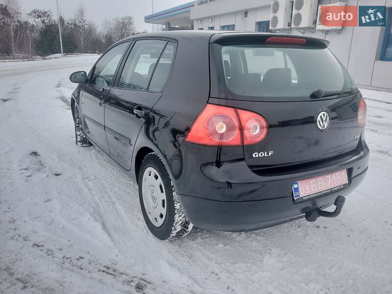 Хетчбек Volkswagen Golf 2004 в Луцьку