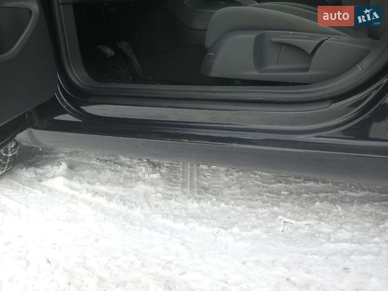 Хетчбек Volkswagen Golf 2004 в Луцьку