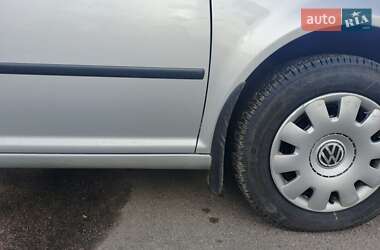 Хэтчбек Volkswagen Golf 2002 в Умани