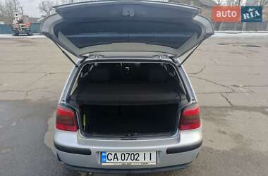 Хэтчбек Volkswagen Golf 2002 в Умани