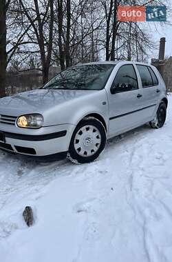 Хэтчбек Volkswagen Golf 2000 в Костополе