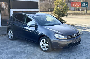 Хэтчбек Volkswagen Golf 2010 в 