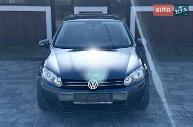 Хэтчбек Volkswagen Golf 2010 в 
