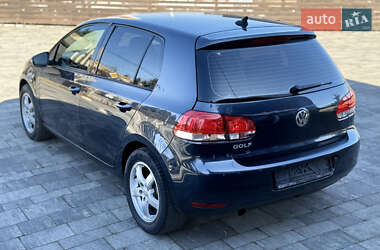 Хэтчбек Volkswagen Golf 2010 в 