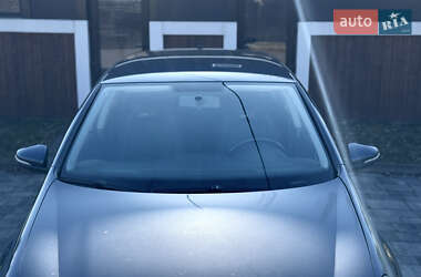 Хэтчбек Volkswagen Golf 2010 в 