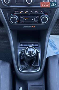 Хэтчбек Volkswagen Golf 2010 в 