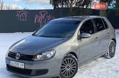 Хэтчбек Volkswagen Golf 2008 в Киеве