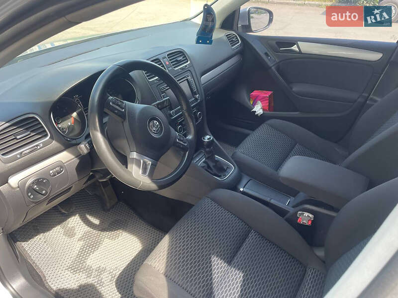 Хетчбек Volkswagen Golf 2011 в Миколаєві