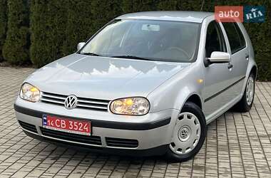 Хэтчбек Volkswagen Golf 2001 в Самборе